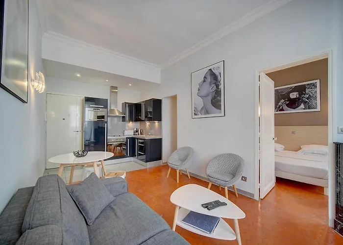 Stylish Central Cannes Apartment 2 Min From Beach Apartman Cannes