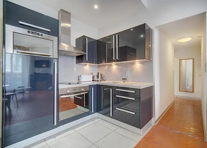 Stylish Central Cannes Apartment 2 Min From Beach Lägenhet *